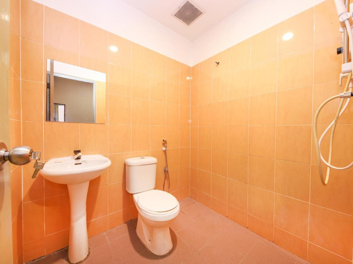 Oyo 89676 Hotel 22 Seremban Ngoại thất bức ảnh
