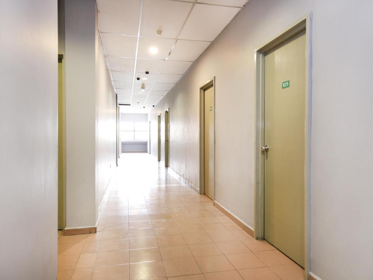 Oyo 89676 Hotel 22 Seremban Ngoại thất bức ảnh